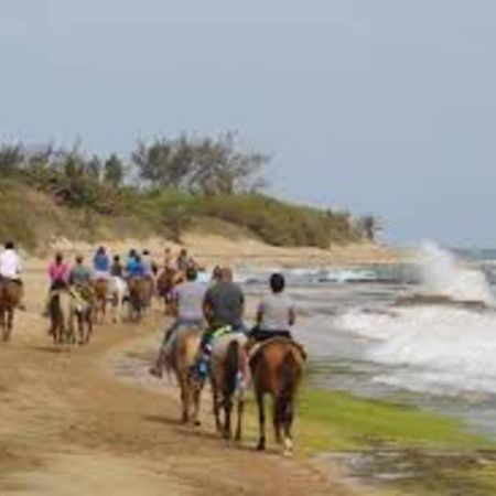 Haudimar Ph Beachfront Apt 4Br/3Bath Isabela Exterior foto